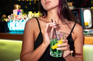 Γκάζι: Χάθηκε πολύτιμος χρόνος στις έρευνες για τη 16χρονη που κατανάλωσε αλκοόλ - «Έφυγε» από ανακοπή