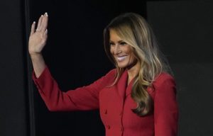Η Μελάνια Τραμπ έχει ανοίξει δίαυλο επικοινωνίας με τον Πούτιν για τα παιδιά της Ουκρανίας