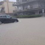 Πλημμύρισε το Μεσολόγγι από την έντονη βροχόπτωση – Κλειστά τα σχολεία την Παρασκευή