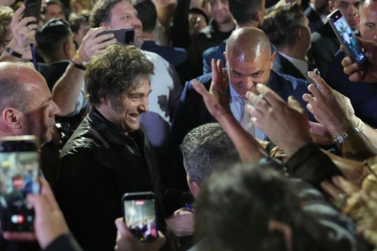 Θρίαμβος για τον Μιλέι στις ενδιάμεσες εκλογές της Αργεντινής
