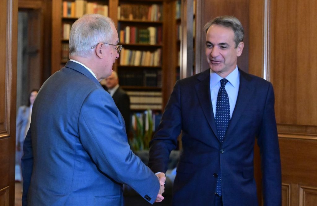 Μητσοτάκης για Άγνωστο Στρατιώτη: «Χρήζει ξεχωριστής προστασίας»