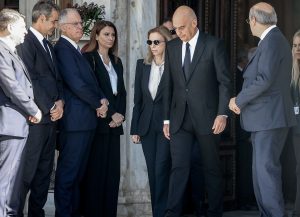 Μητσοτάκης - Δένδιας: Ούτε ματιά μεταξύ τους