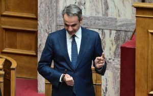 Γερμανικό χτύπημα: Σκάνδαλα, απεργίες και πτώση δημοτικότητας πιέζουν τον Μητσοτάκη