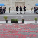 Μνημείο Αγνώστου Στρατιώτη: Μαίνεται η αντιπαράθεση - «Δεν θα κάνουμε a priori επιθετική ενέργεια» λέει ο Μαρινάκης