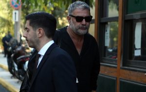 «Μόνο μια τσικουδιά ήπια» – Ένοχος ο Βασίλης Μπισμπίκης για το τροχαίο στη Φιλοθέη, χρηματική ποινή 7.000 ευρώ του επέβαλε το δικαστήριο