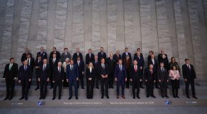 ΝΑΤΟ: Ρωσοφοβία και συνεργασία με την ΕΕ στο Συμβούλιο υπουργών Άμυνας