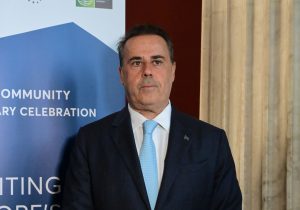 Έβγαλαν τον Παπασταύρου για να διαψεύσει τον Χριστοδουλίδη και την πραγματικότητα!