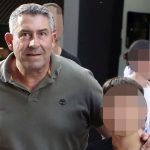 Άκης Παυλόπουλος: Κέρασε τους συνεργάτες του για το χρυσό του γιου του!