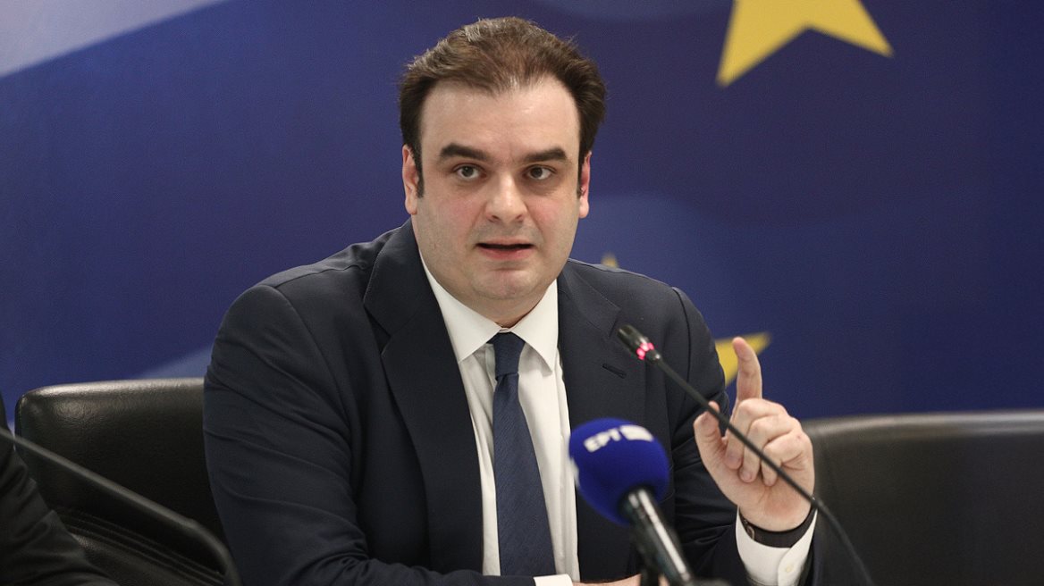 Αισιόδοξος για ανάπτυξη 2,4% παρά τις προβλέψεις ΔΝΤ ο Πιερρακάκης