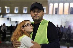 Ξανά στο Σύνταγμα ο Πάνος Ρούτσι: «Ο πρωθυπουργός ενοχλήθηκε με την απεργία πείνας που έκανα και αποφάσισε να τιμωρήσει αυτά τα παιδιά»