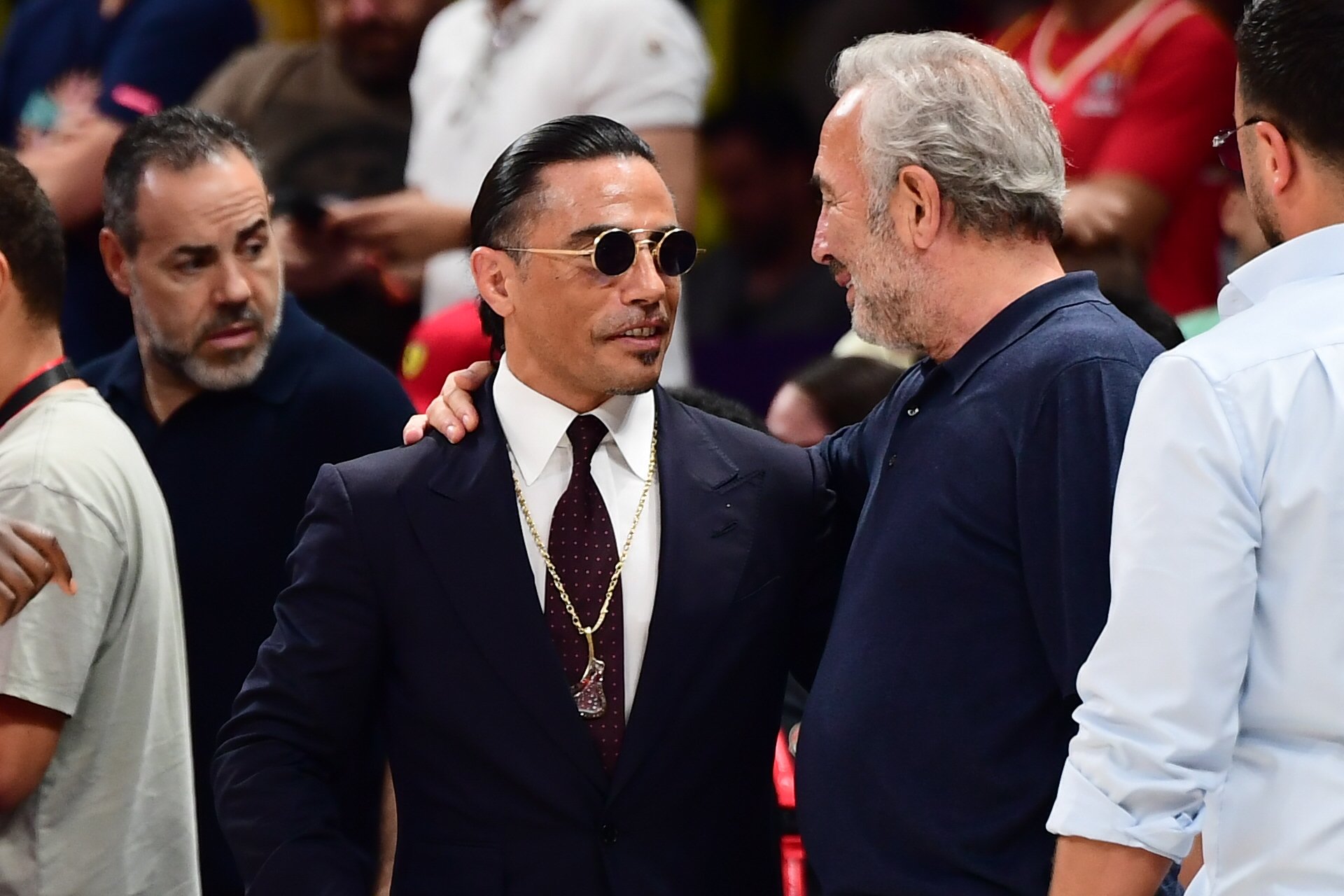 Από «βασιλιάς του αλατιού» στον... κατήφορο - Ο Salt Bae κατηγορείται για παρενόχληση και τοξική συμπεριφορά