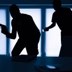 Τρόμος στον Πειραιά: Ληστές μπήκαν σε διαμέρισμα, έδεσαν 62χρονο και άρπαξαν χρήματα και κοσμήματα