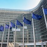 Κομισιόν για τις δοκιμές πυρηνικών όπλων από τις ΗΠΑ και την επίδειξη από τη Ρωσία: «Δεν τους βάζουμε στο ίδιο καλάθι»