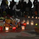 Διαμαρτυρία στο Σύνταγμα για τα Τέμπη: Συγγενείς θυμάτων έγραψαν ξανά τα ονόματα μπροστά από τη Βουλή