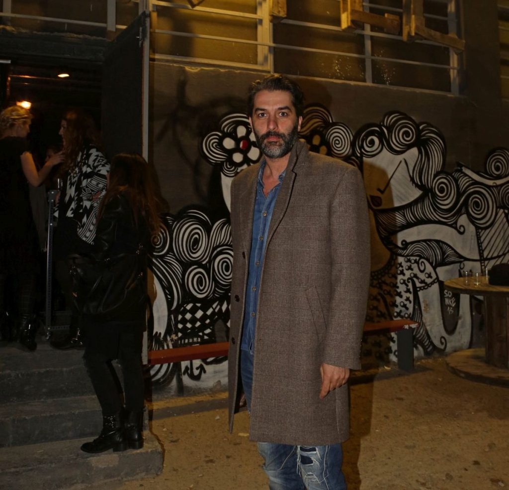 Πώς μπήκε στη ζωή μας ο Μπισμπίκης - Από την τέχνη, στα ζεϊμπέκικα με τη Βανδή και το ατύχημα της Φιλοθέης