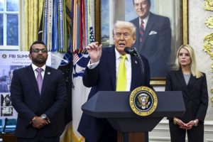 Ρεσιτάλ Τραμπ: Είμαστε σε πόλεμο με την Κίνα - Τι θα κάνει η CIA με τον Μαδούρο - Τι ζήτησε από τον Πούτιν