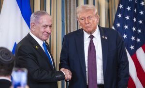 Ο Νετανιάχου ανέβασε φωτογραφία ΑΙ με τον Τραμπ να κερδίζει Νόμπελ Ειρήνης!