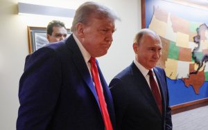 Τηλεφωνική επικοινωνία Τραμπ με Πούτιν εν όψει της συνάντησης με Ζελένσκι