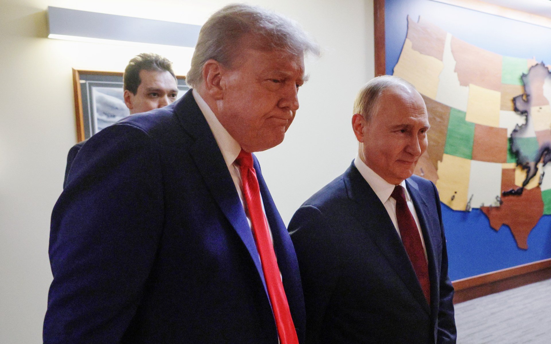 Τηλεφωνική επικοινωνία Τραμπ με Πούτιν εν όψει της συνάντησης με Ζελένσκι