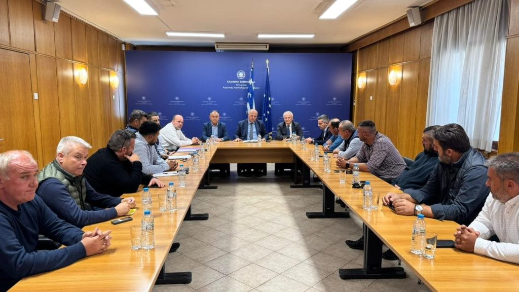 Άρχισε η αντίστροφη μέτρηση για πληρωμές σαφέστερες δεσμεύσεις Τσιάρα σε συνάντηση με κλιμάκιο αγροτών