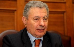 Δίκη Βαλυράκη: «Είδα τον πατέρα μου με αμυντικά τραύματα στα χέρια. Είχε μελανιές στο κεφάλι του» κατέθεσε ο μικρότερος γιος του