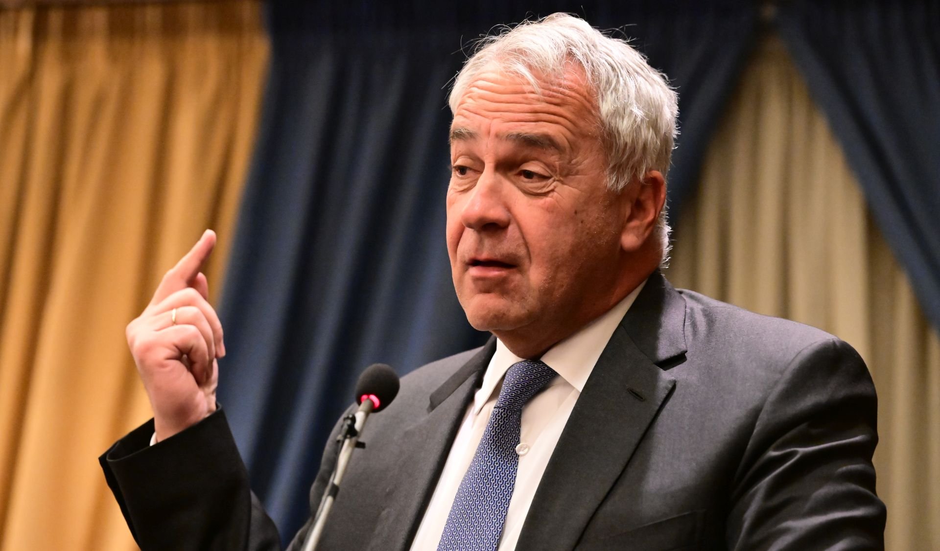 Σούσουρο με τα μαζικά email του Βορίδη