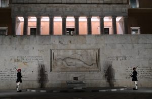 Βουλή: Απορρίφθηκαν οι ενστάσεις αντισυνταγματικότητας της τροπολογίας για τον Άγνωστο Στρατιώτη