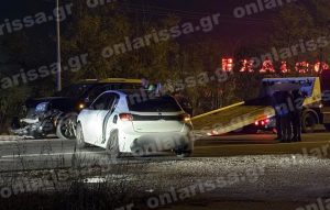 Μετωπική σύγκρουση οχημάτων στη Λάρισα – Τέσσερις τραυματίες