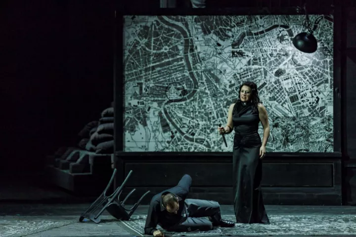 Η Πειραιώς χορηγός του αφιερώματος στον Νίκο Σ. Πετρόπουλο και της όπερας «Τόσκα» στην Εθνική Λυρική Σκηνή