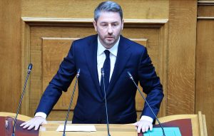 Ανδρουλάκης: Εκατομμύρια πολίτες καλούνται να γίνουν Χάρι Πότερ, για να τα βγάλουν πέρα