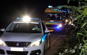 Θρίλερ στο Νέο Κόσμο: Έπεσε με το αμάξι πάνω σε σταθευμένα οχήματα και βρέθηκε νεκρός – Ο 58χρονος είχε χτυπήματα στο κεφάλι από ξυλοδαρμό