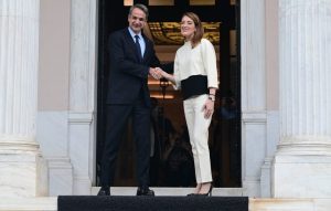 Μητσοτάκης μετά τη συνάντηση με Μέτσολα: Η ρευστή διεθνής κατάσταση απαιτεί από την Ευρώπη να ενηλικιωθεί και να ωριμάσει γεωπολιτικά