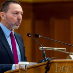 Σε 4 άξονες οι λύσεις για μεταποίηση λέει ο Στουρνάρας