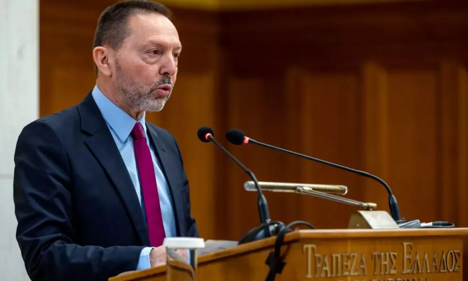 Σε 4 άξονες οι λύσεις για μεταποίηση λέει ο Στουρνάρας