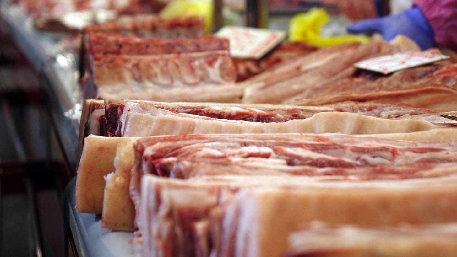 Στο 2% ο πληθωρισμός, πάνω 10% οι τιμές στο κρέας
