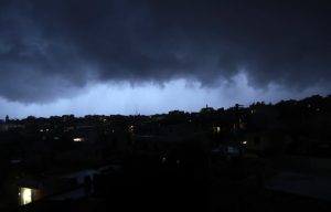 Βροχερή η Παρασκευή 28/11 – Επελαύνει η κακοκαιρία Adel