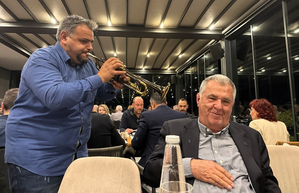 Ένας μήνας μπρος, ένας πίσω δεν έγινε... κάτι