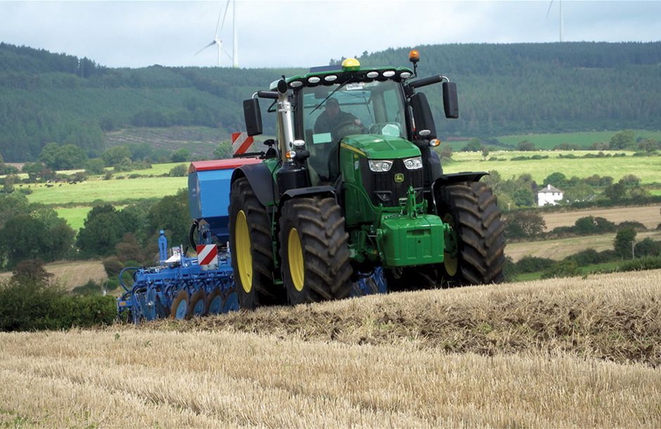 Μέχρι 2,5% η αύξηση στις ασφαλιστικές εισφορές αγροτών για το 2026