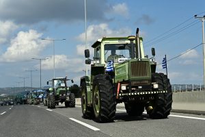 Τα τρακτέρ βγαίνουν στον κόμβο της Νίκαιας την Κυριακή