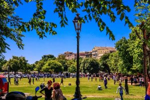 Καιρός: Σχεδόν ανοιξιάτικος με λιακάδα και 23άρια