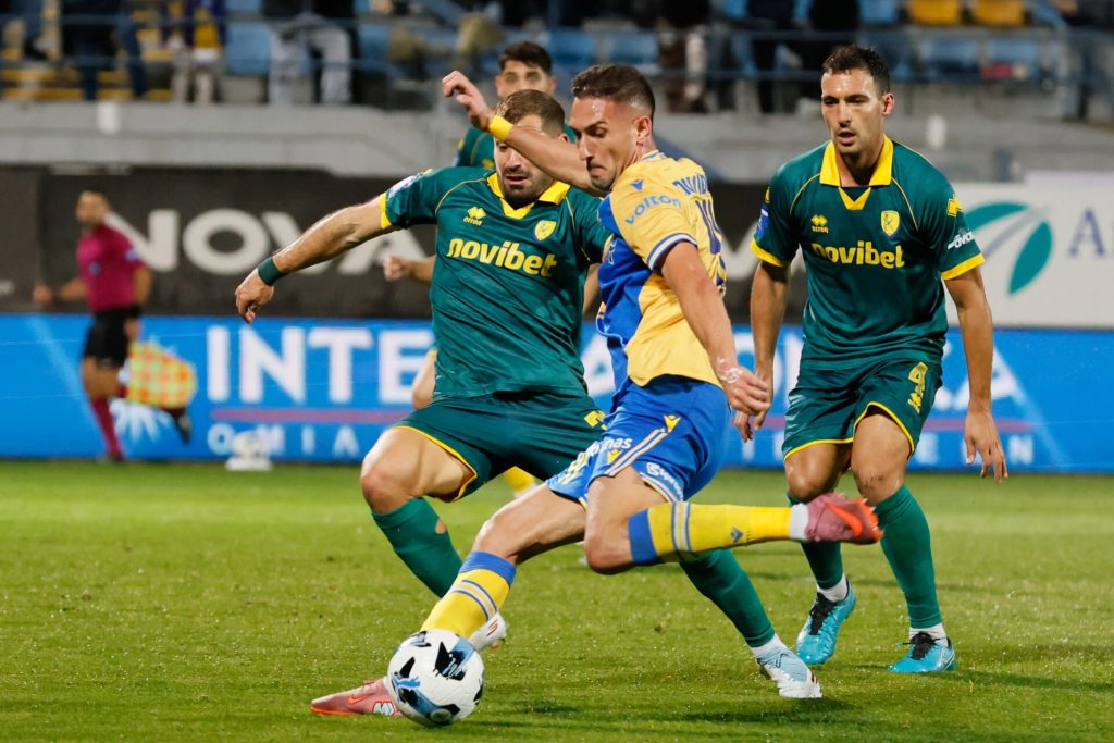 Ο Αγκίρε πήρε την… μπουκιά μέσα από το στόμα του Αστέρα