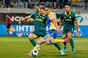 Ο Αγκίρε πήρε την… μπουκιά μέσα από το στόμα του Αστέρα