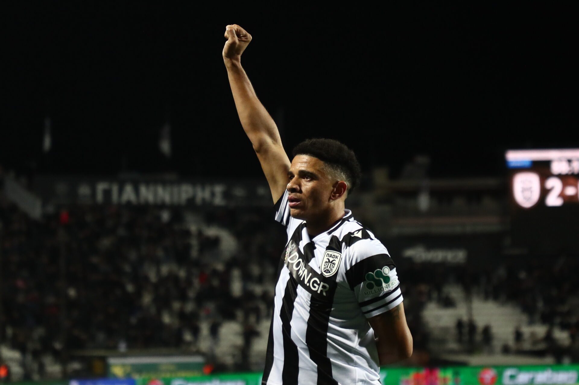 Ο... έφηβος Τάισον και ο....ώριμος Τεττέη έδωσαν μαθήματα στην Τούμπα