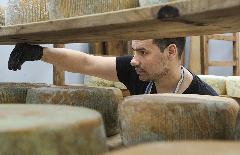 Μετσόβου Γεύσεις στο Ροδοτόπι Ιωαννίνων, δυναμικό rebranding για το ιστορικό τυροκομείο Μπούμπα