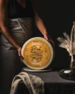 Στηρίζει την κτηνοτροφία και απογειώνει την τυροκομία η Αμφιλοχίας Γη - Τυροκόμος