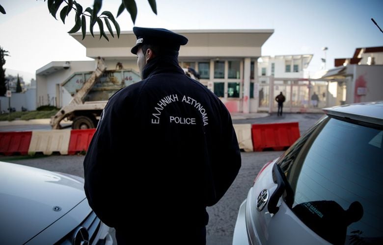 Προφυλακίστηκε αστυνομικός για διακίνηση ναρκωτικών – Ο 38χρονος είχε καταθέσεις άνω των 600 χιλ. ευρώ