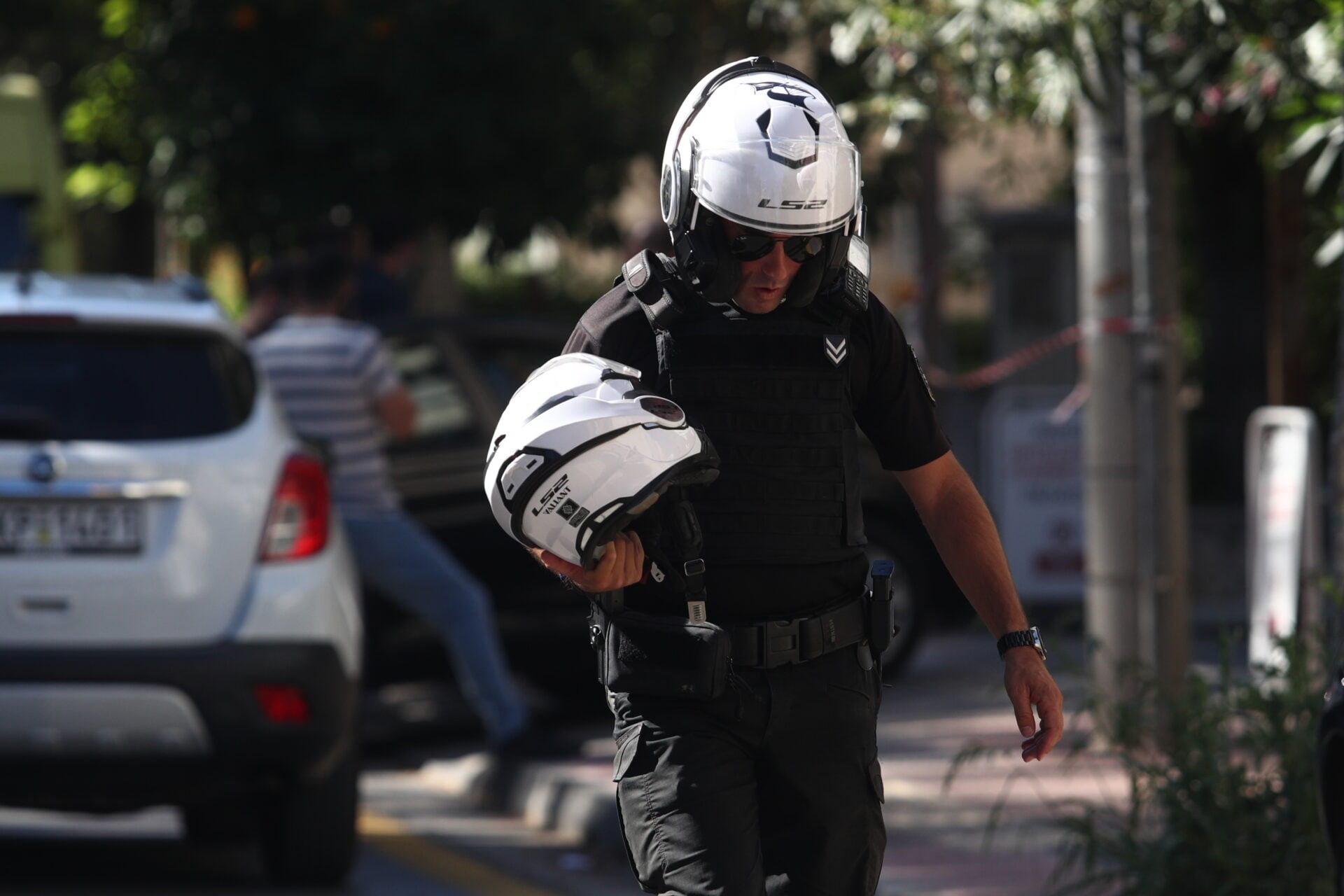 Απίστευτο: Διώκουν αστυνομικό επειδή μίλησε – Είχε σώσει γυναίκα από βίαιο σύζυγο