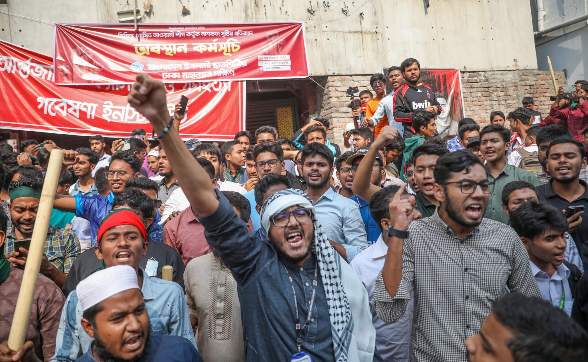 Μπαγκλαντές: Χάος μετά τη θανατική ποινή στην πρώην πρωθυπουργό