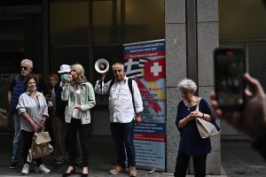 «Κούρεμα» στα δάνεια ελβετικού φράγκου