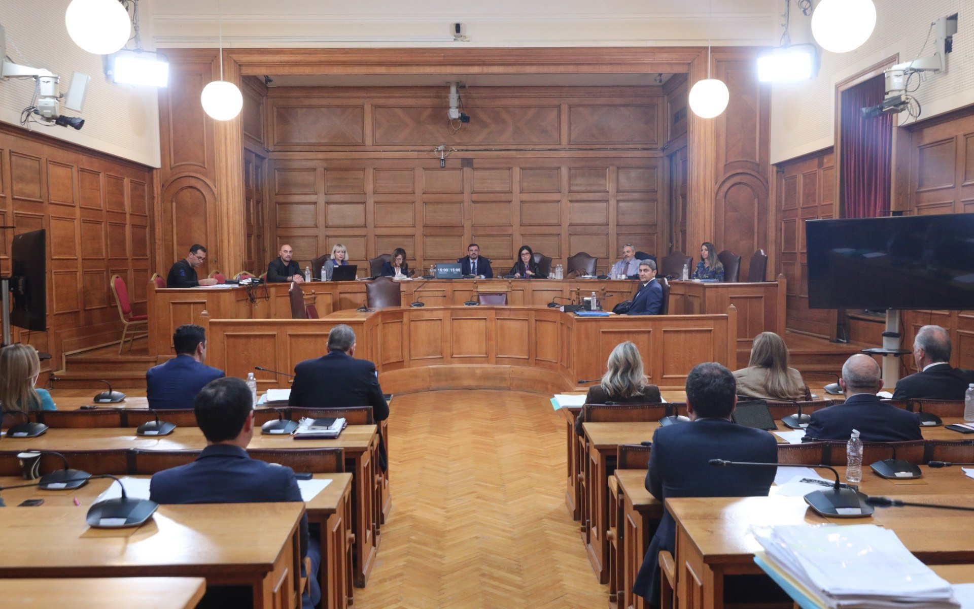 Εξεταστική: Την Πέμπτη καταθέτουν «φραπές» και «χασάπης»